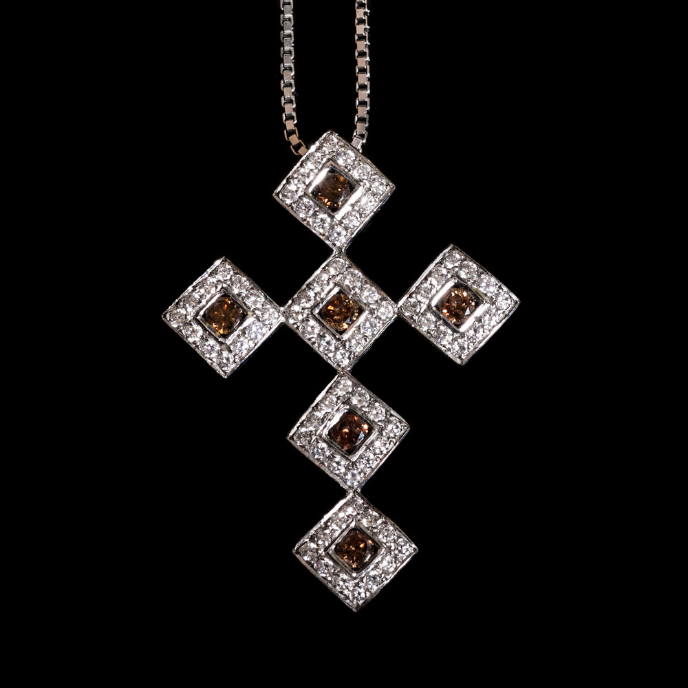 Σταυρός χρυσός Κ18 με πολύτιμους λίθους